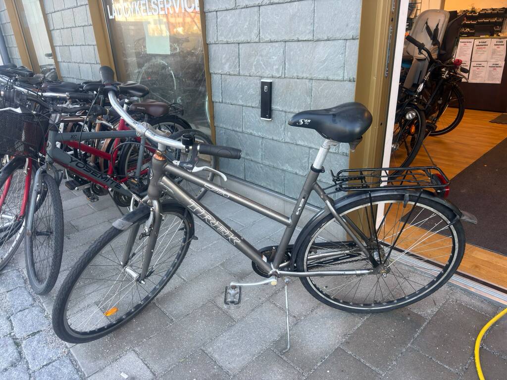 Damcykel Trek 3 växlar 28 tum Nyservadw